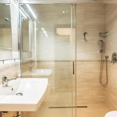Star Hotel 4*